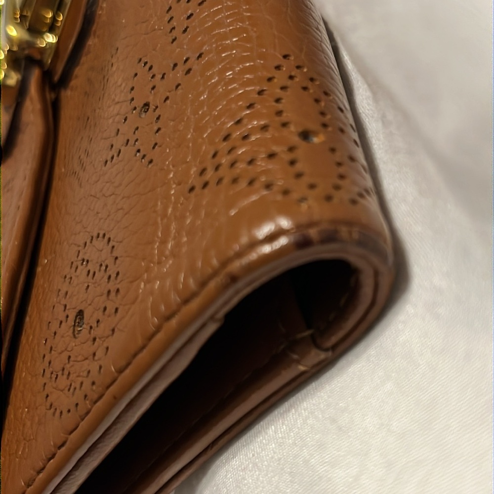 Louis Vuitton 2009 Leather Mahina Brown Amelia International Wallet - Picture 7 of 13